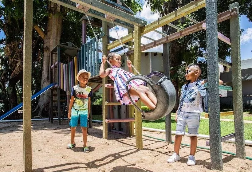 ホテル Avani Gaborone Resort & Casino