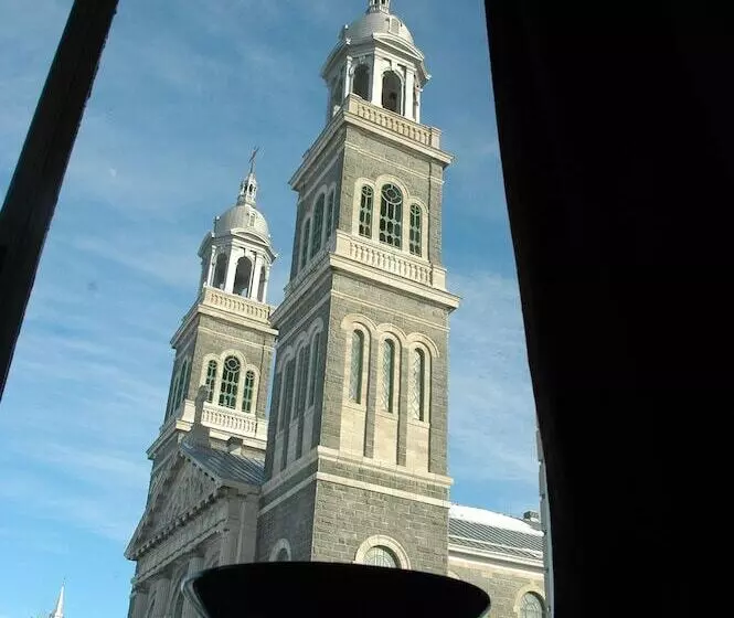 Отель Chicoutimi, Affilié à Hyvi