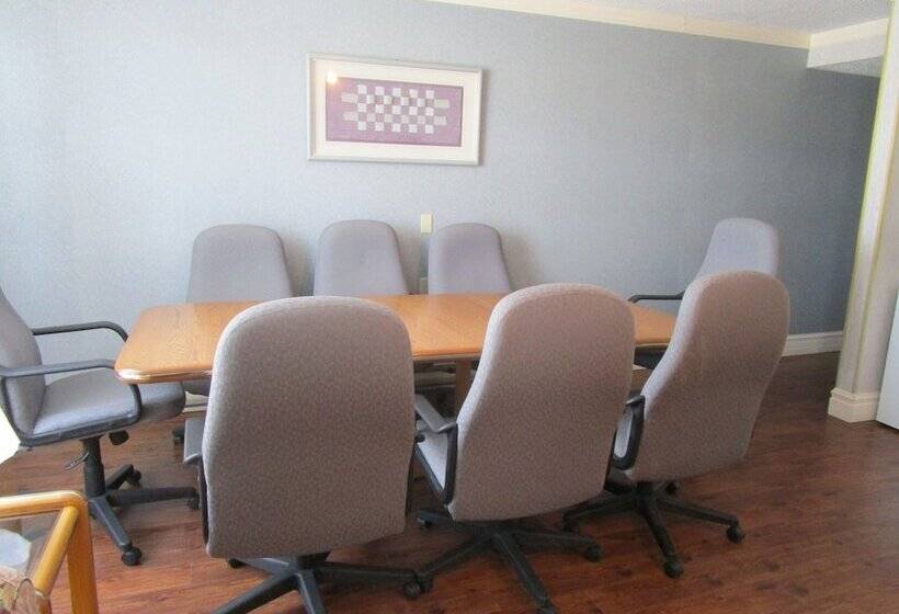 Szálloda Claymore Inn And Suites