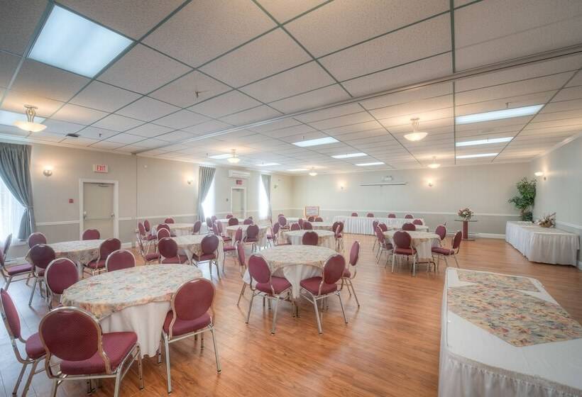 Szálloda Claymore Inn And Suites