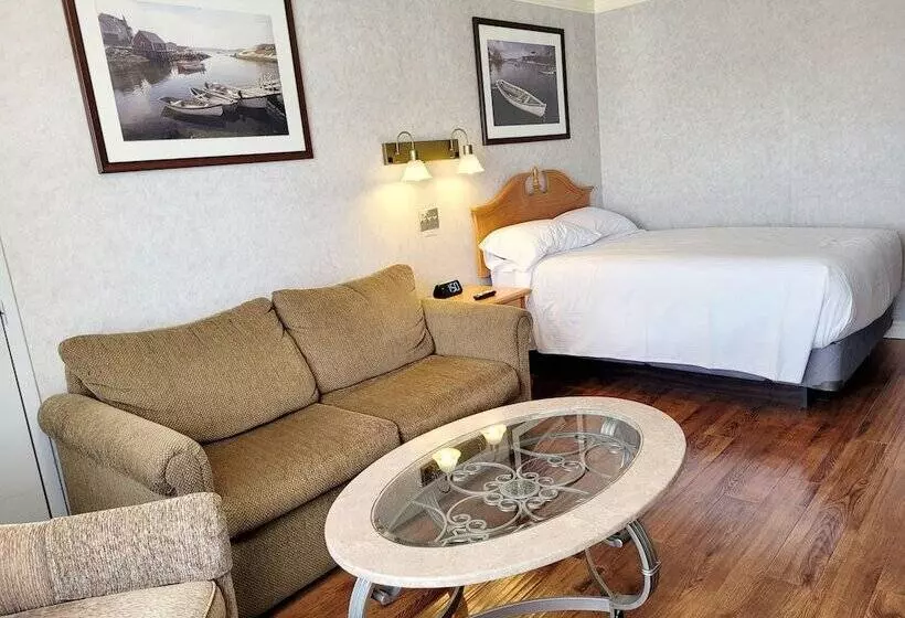 Hotel Claymore Inn And Suites