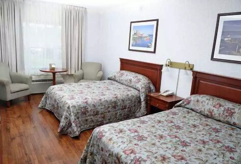 Hotel Claymore Inn And Suites