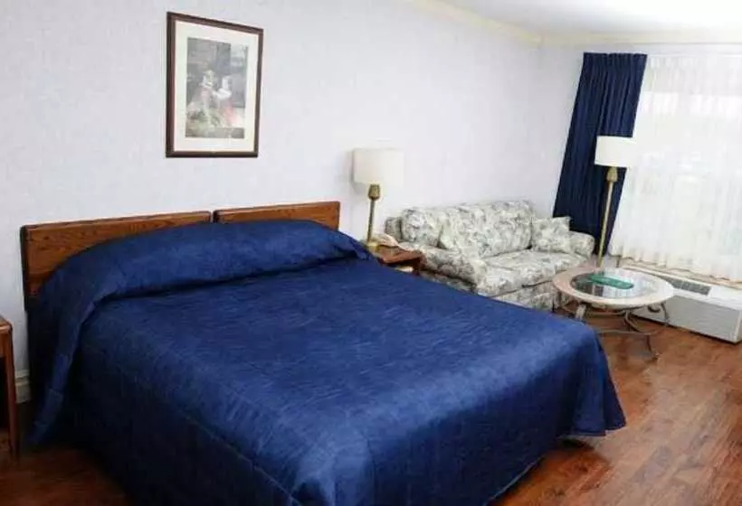 Hotel Claymore Inn And Suites