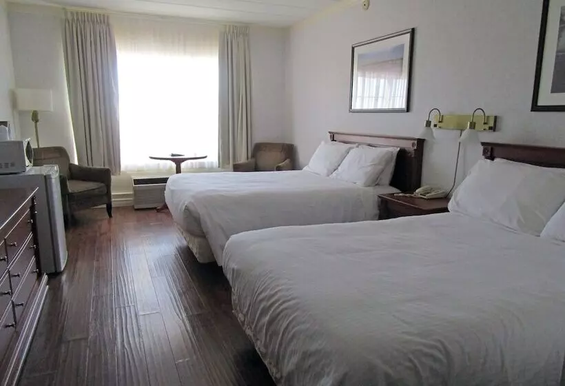 Hotel Claymore Inn And Suites