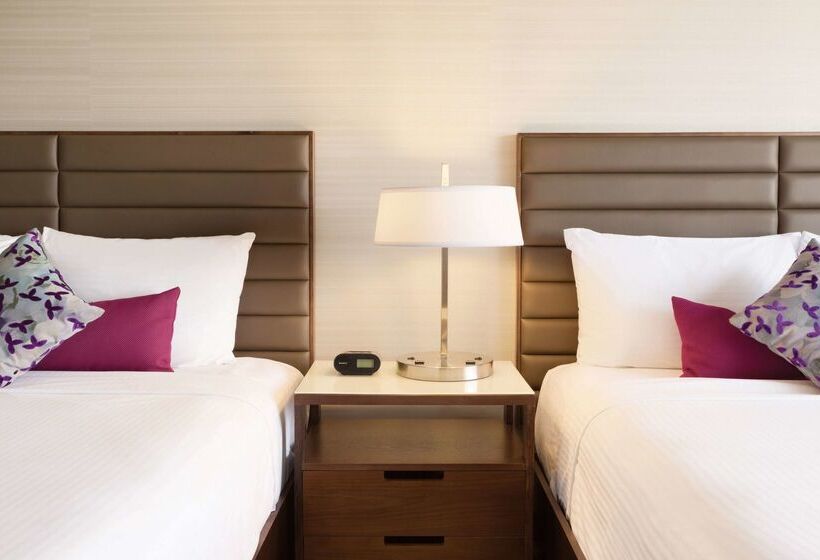 Coast Edmonton Plaza Hotel By Apa