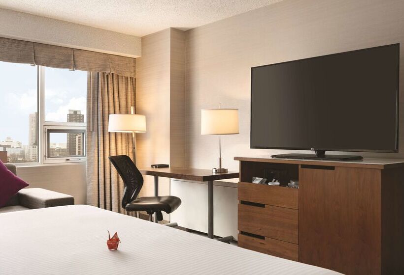 Coast Edmonton Plaza Hotel By Apa