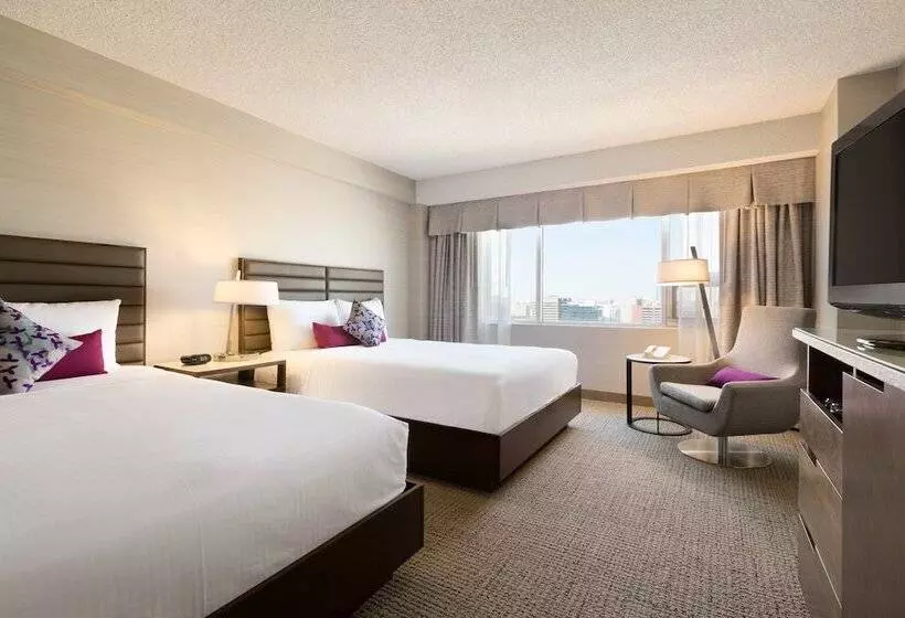 Coast Edmonton Plaza Hotel By Apa