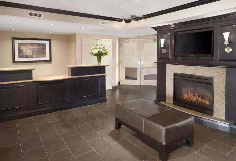 בית מלון כפרי Days Inn By Wyndham Brantford