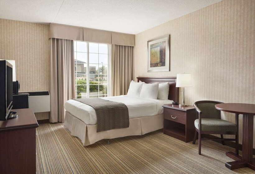 هتل Days Inn By Wyndham Brantford