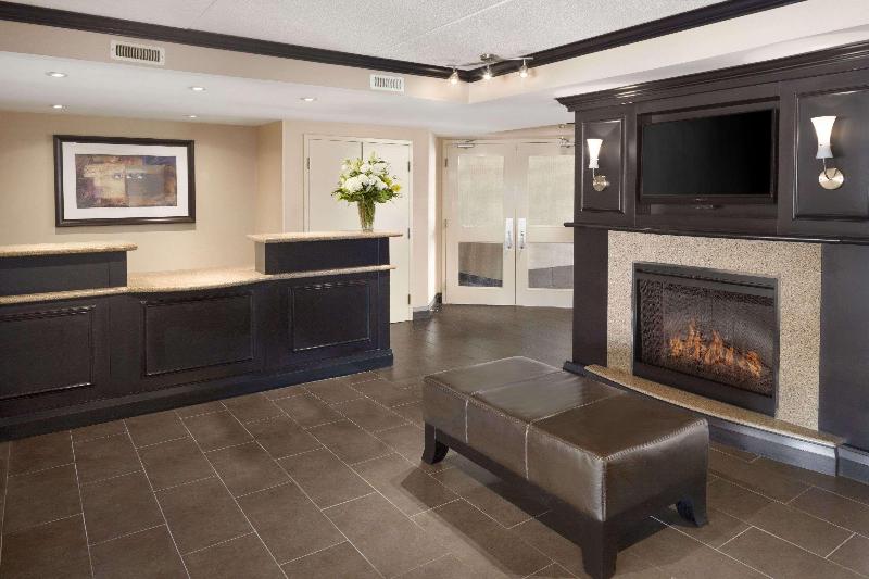 هتل Days Inn By Wyndham Brantford