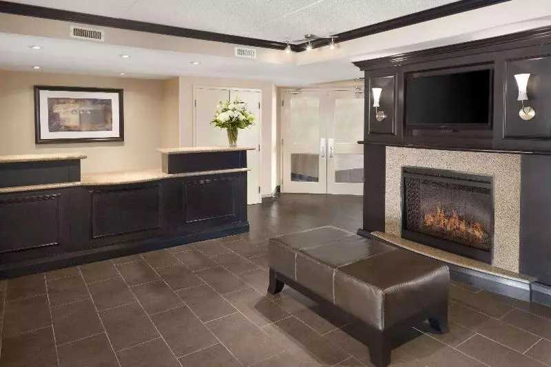 בית מלון כפרי Days Inn By Wyndham Brantford