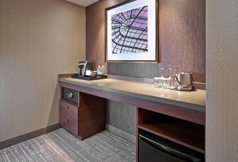 Doubletree By Hilton Hotel West Edmonton