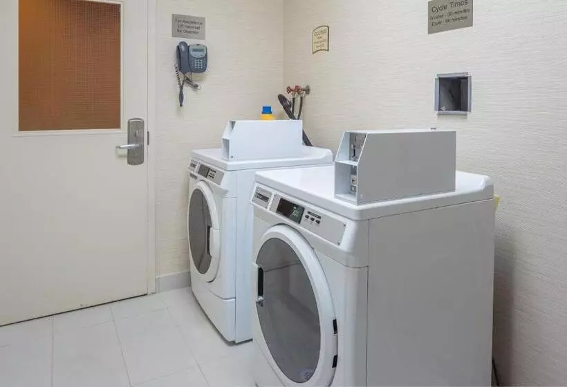 בית מלון כפרי Fairfield Inn & Suites By Marriott Belleville