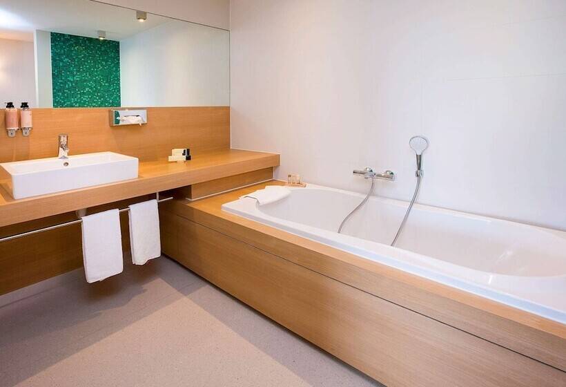 هتل Ibis Styles Kortrijk Expo