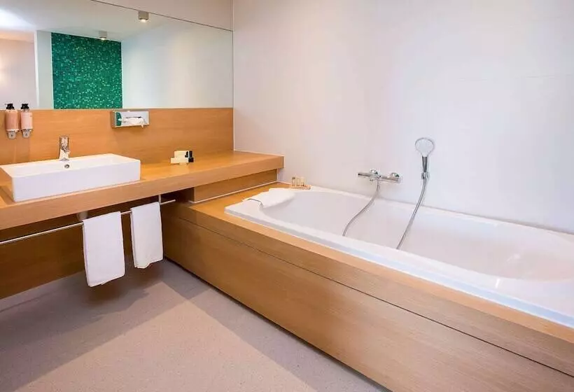 فندق Ibis Styles Kortrijk Expo