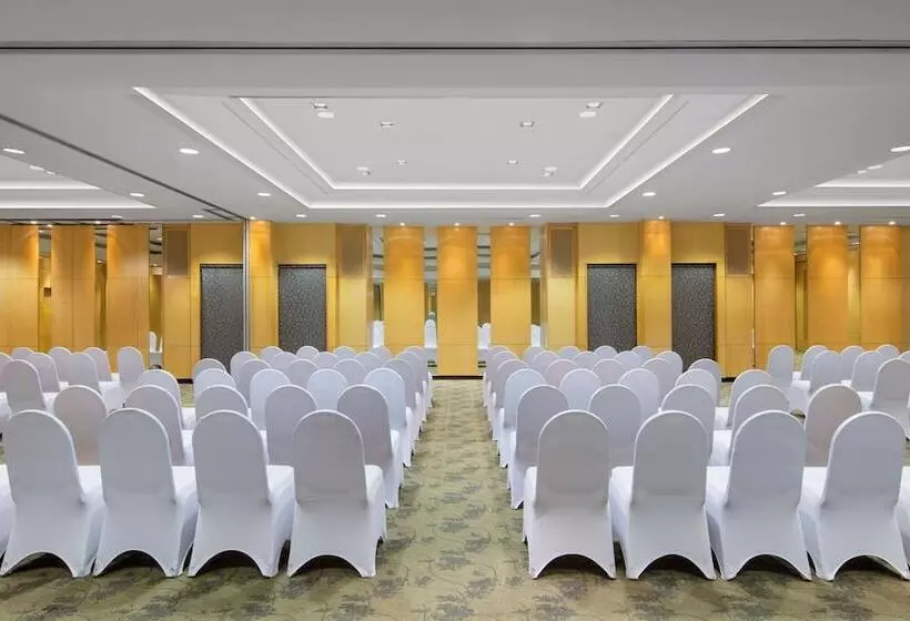 Radisson Hotel Brunei Darussalam