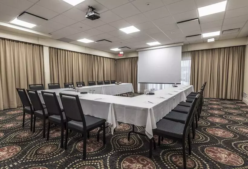 هتل & Suites Le Dauphin Drummondville