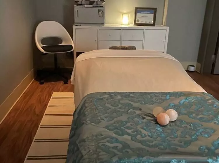 هتل & Suites Le Dauphin Drummondville