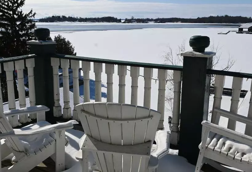 ホテル The Gananoque Inn
