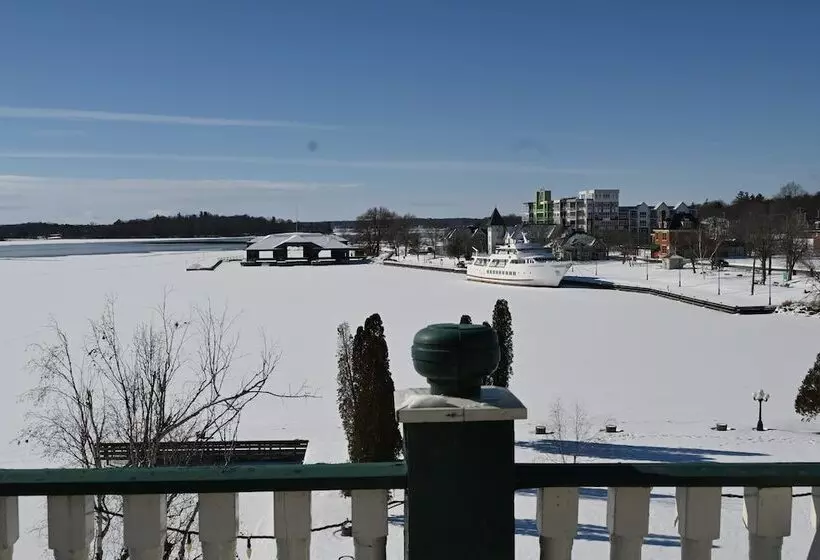 ホテル The Gananoque Inn