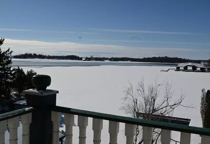 ホテル The Gananoque Inn