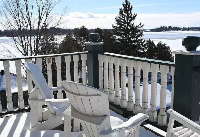 ホテル The Gananoque Inn