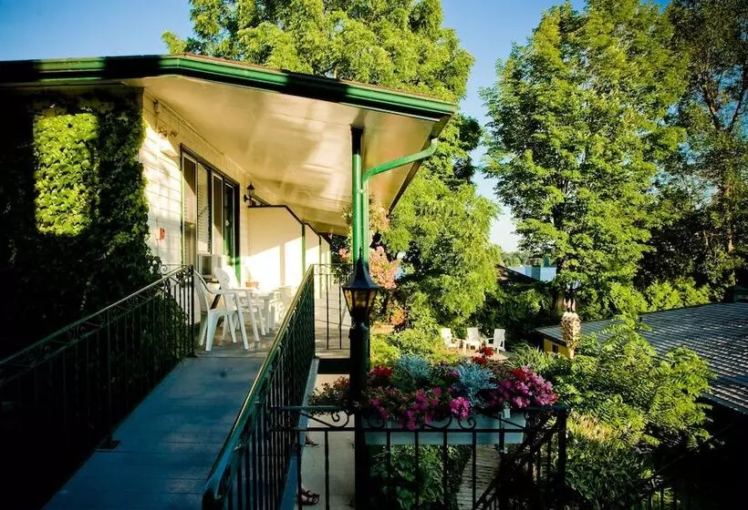 ホテル The Gananoque Inn