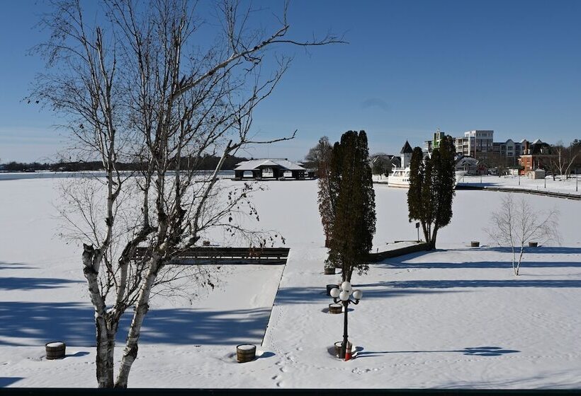 ホテル The Gananoque Inn