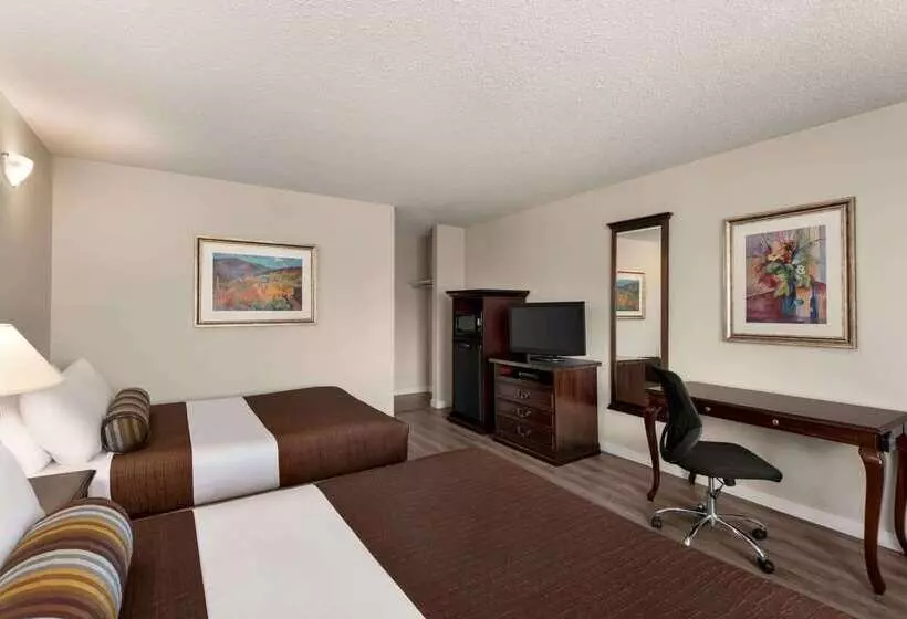 فندق Travelodge By Wyndham Abbotsford Bakerview