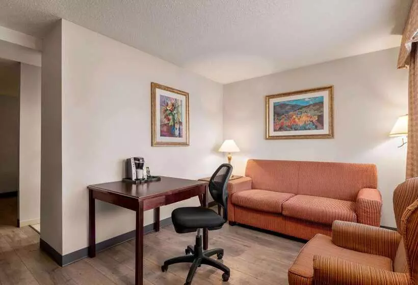 فندق Travelodge By Wyndham Abbotsford Bakerview