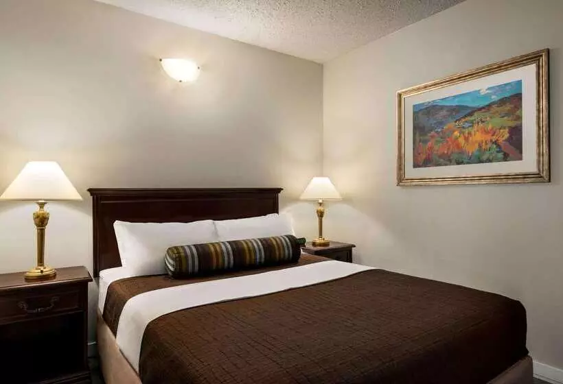 فندق Travelodge By Wyndham Abbotsford Bakerview