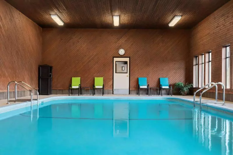 فندق Travelodge By Wyndham Abbotsford Bakerview