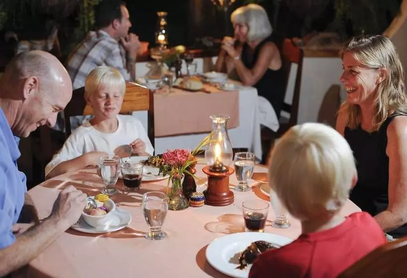 리조트 The Lodge At Chaacreek