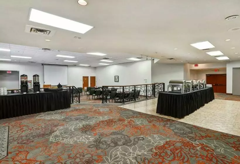 酒店 Holiday Inn Guelph And Conference Centre, An Ihg