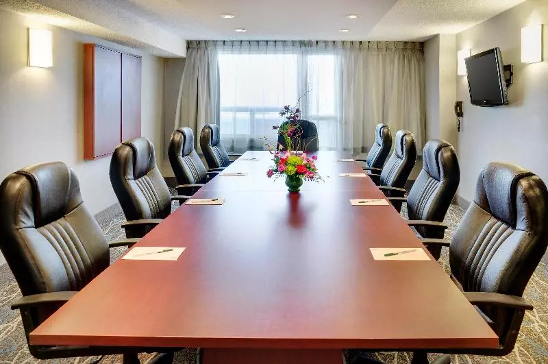 Holiday Inn Hotel & Suites London, An Ihg