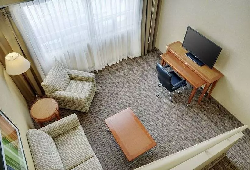 Holiday Inn Hotel & Suites London, An Ihg