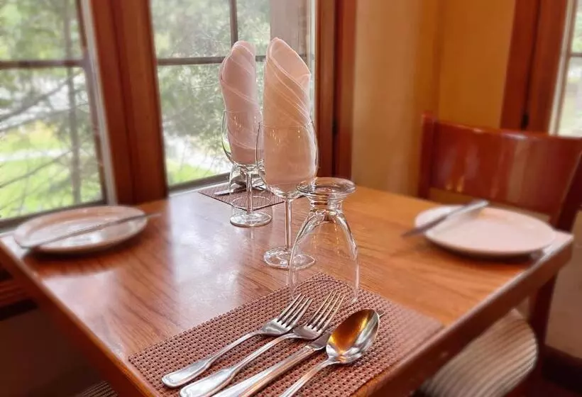 호텔 Auberge Alpine Inn