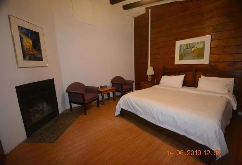 호텔 Auberge Alpine Inn