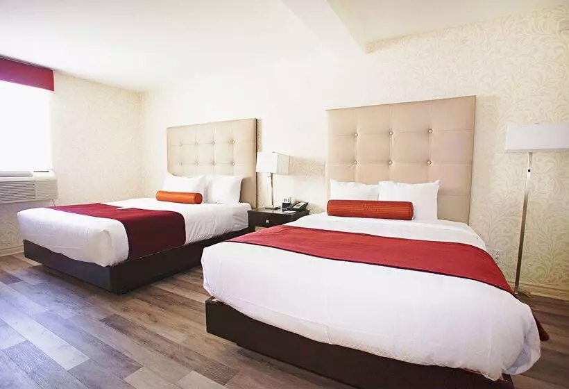 Best Western Plus Montreal Downtown Hotel Europa