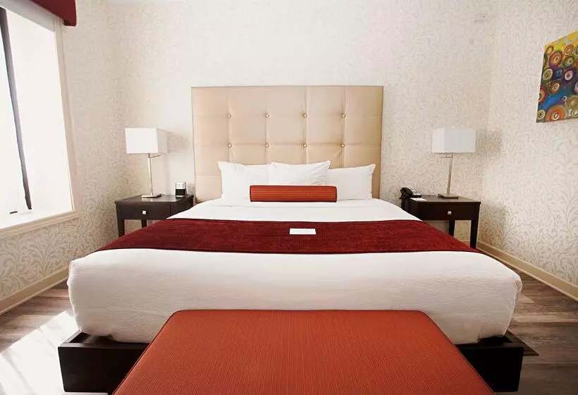 Best Western Plus Montreal Downtown Hotel Europa