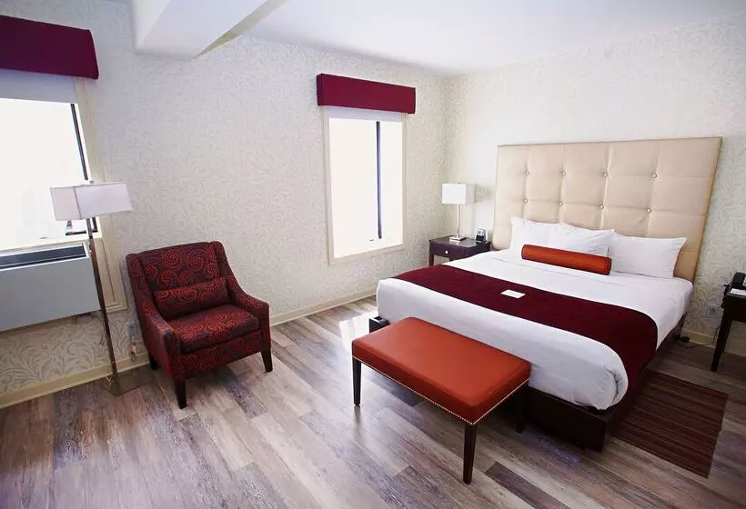 Best Western Plus Montreal Downtown Hotel Europa