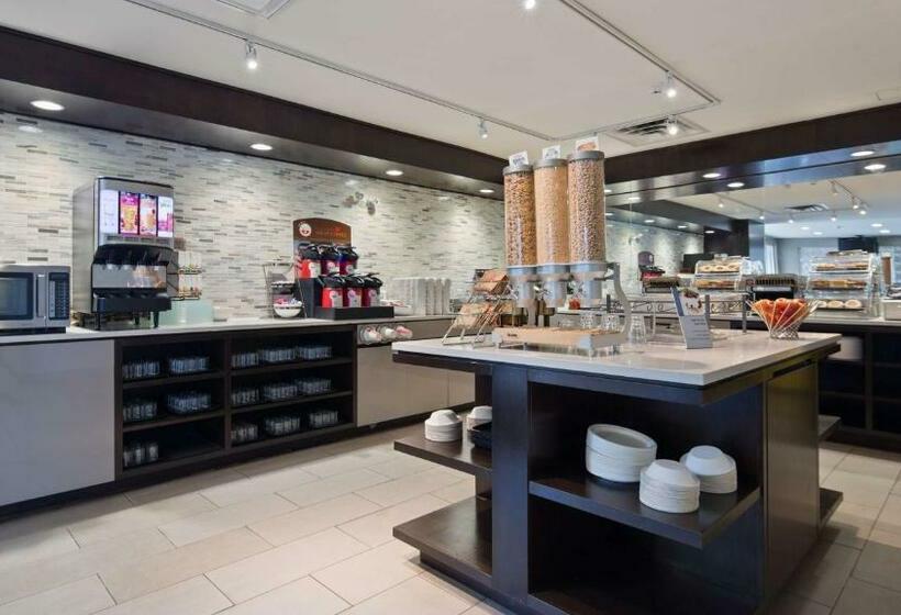 فندق Best Western Plus Ottawa Downtown Suites