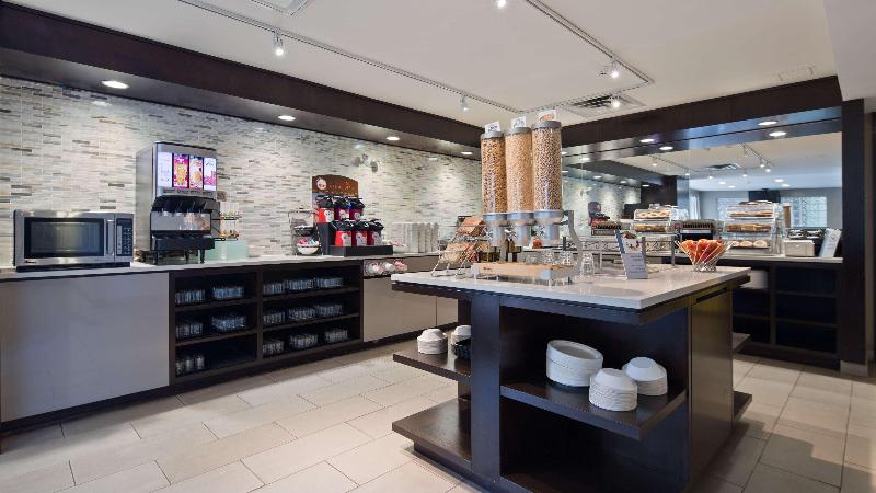 فندق Best Western Plus Ottawa Downtown Suites