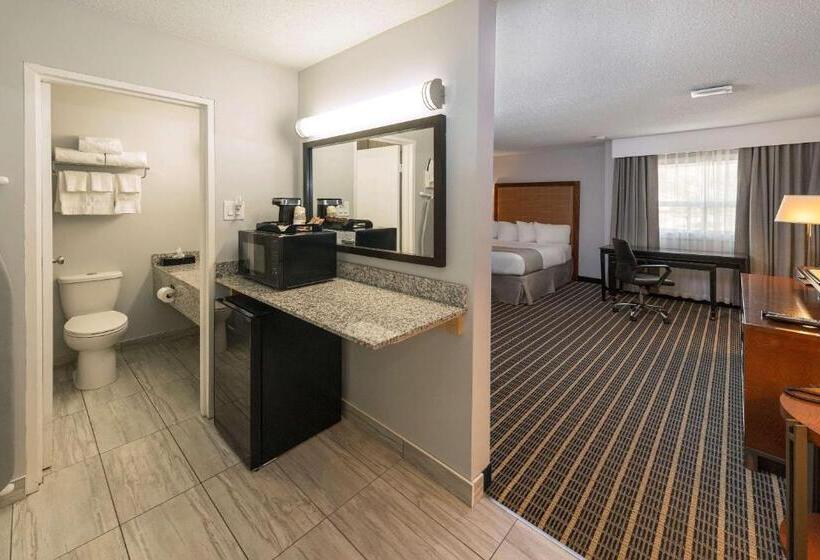 Отель Clarion Pointe