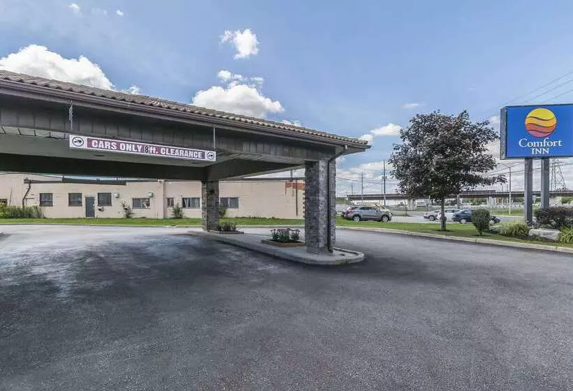 فندق Comfort Inn Oshawa
