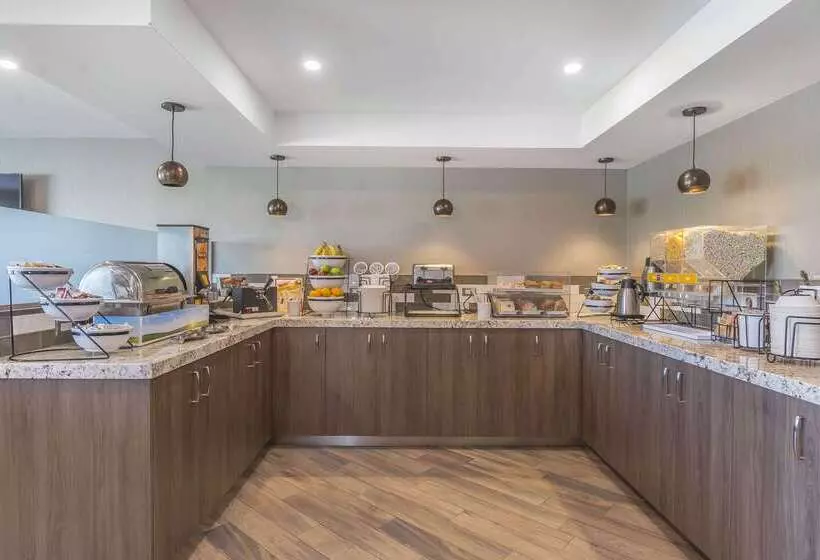 فندق Comfort Inn Oshawa