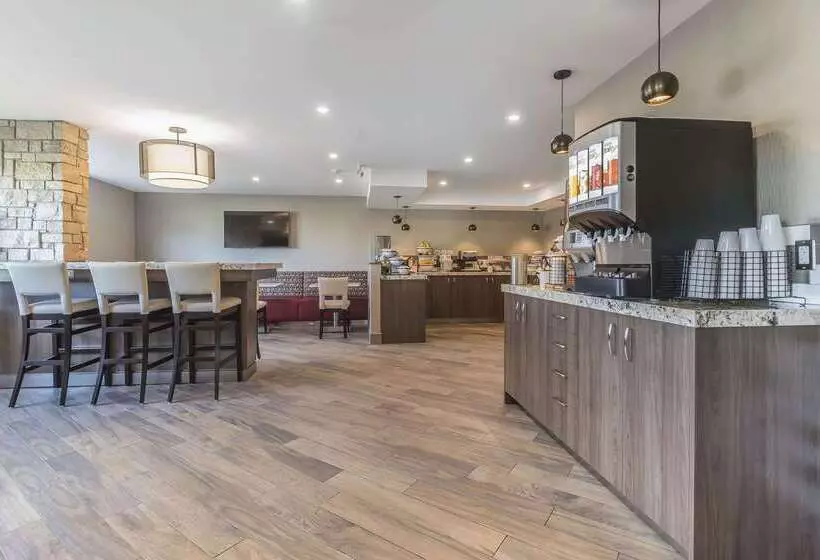 فندق Comfort Inn Oshawa