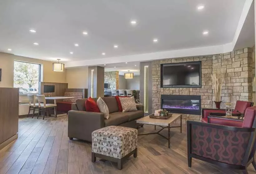 فندق Comfort Inn Oshawa