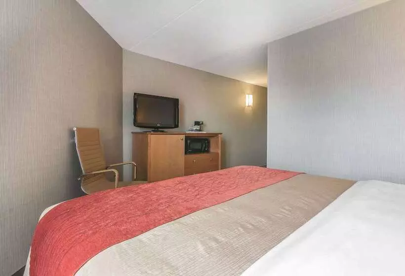 فندق Comfort Inn Oshawa