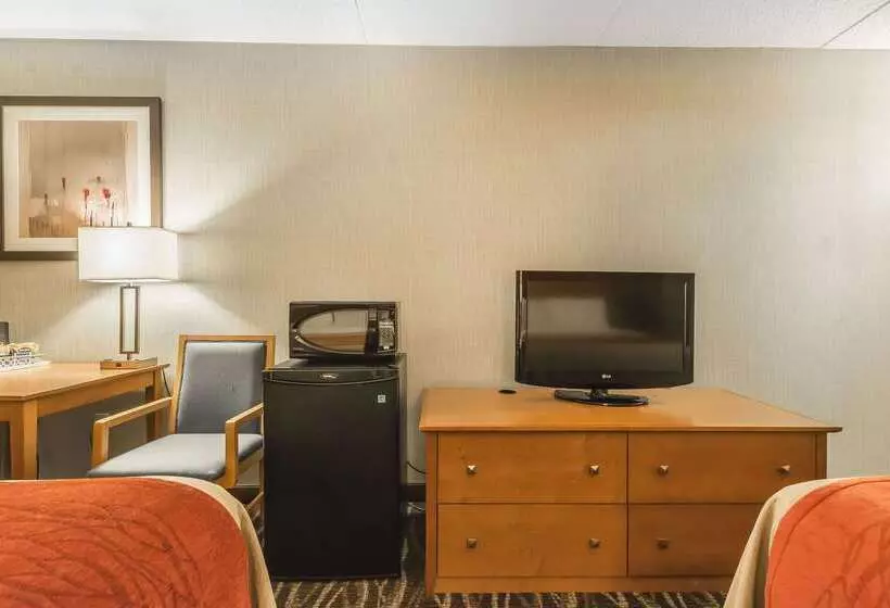 فندق Comfort Inn Oshawa